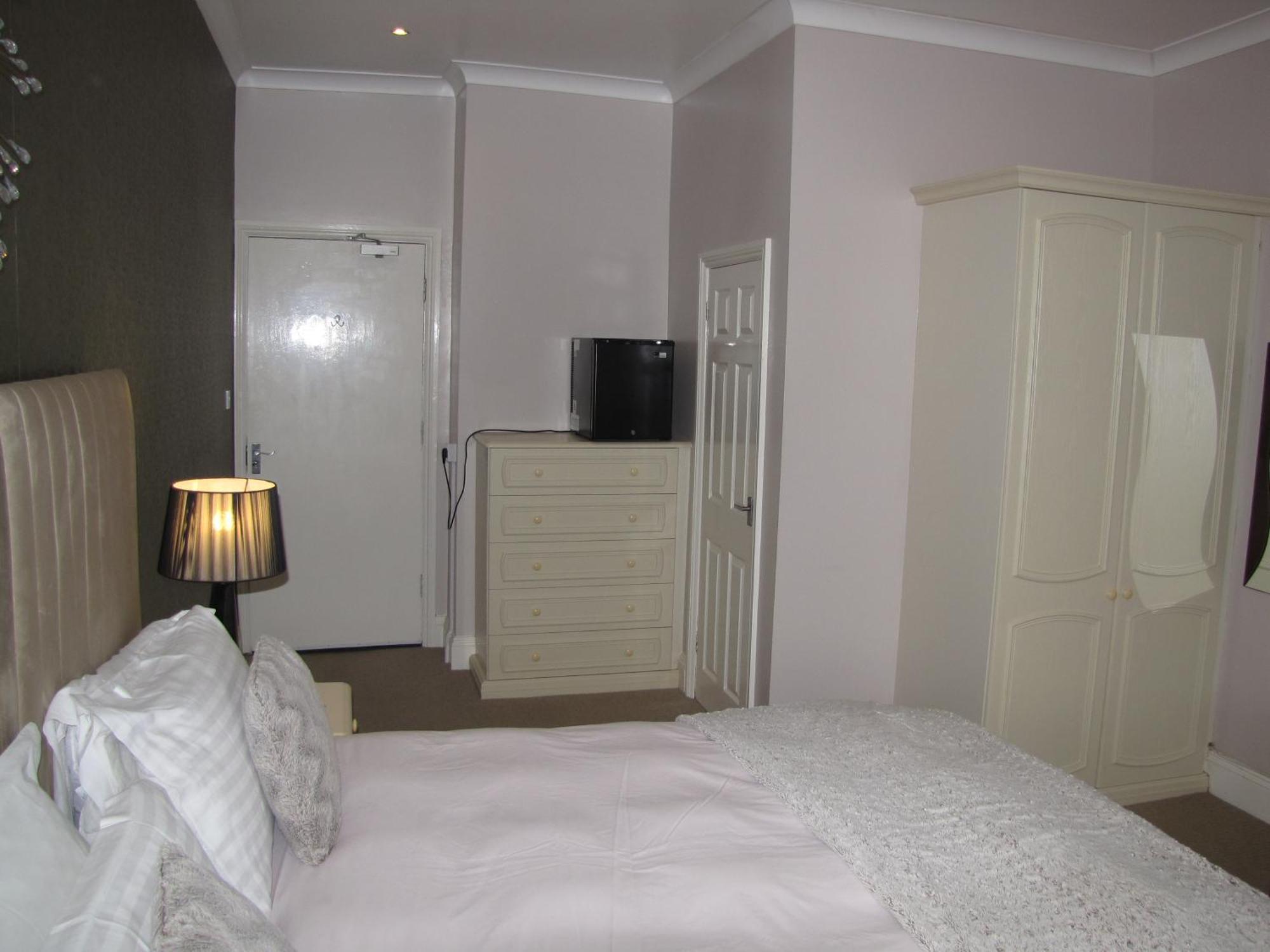 Ashmira Guest House Weymouth Eksteriør billede